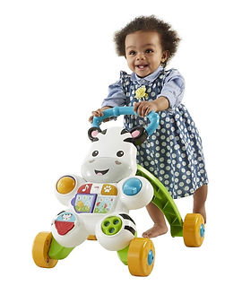 Meisje met Fisher-Price Loop Met Mij Zebra - Looptrainer.jpg