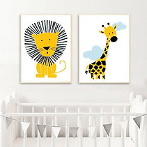 Postercity - Design Canvas Poster Stoere Leeuw & Giraffe met Wolkjes set.jpg