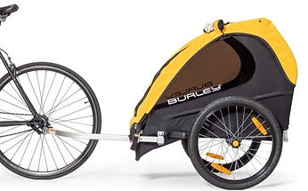 Burley bee fiietskar geel bevestigd achter sportieve fiets.jpg