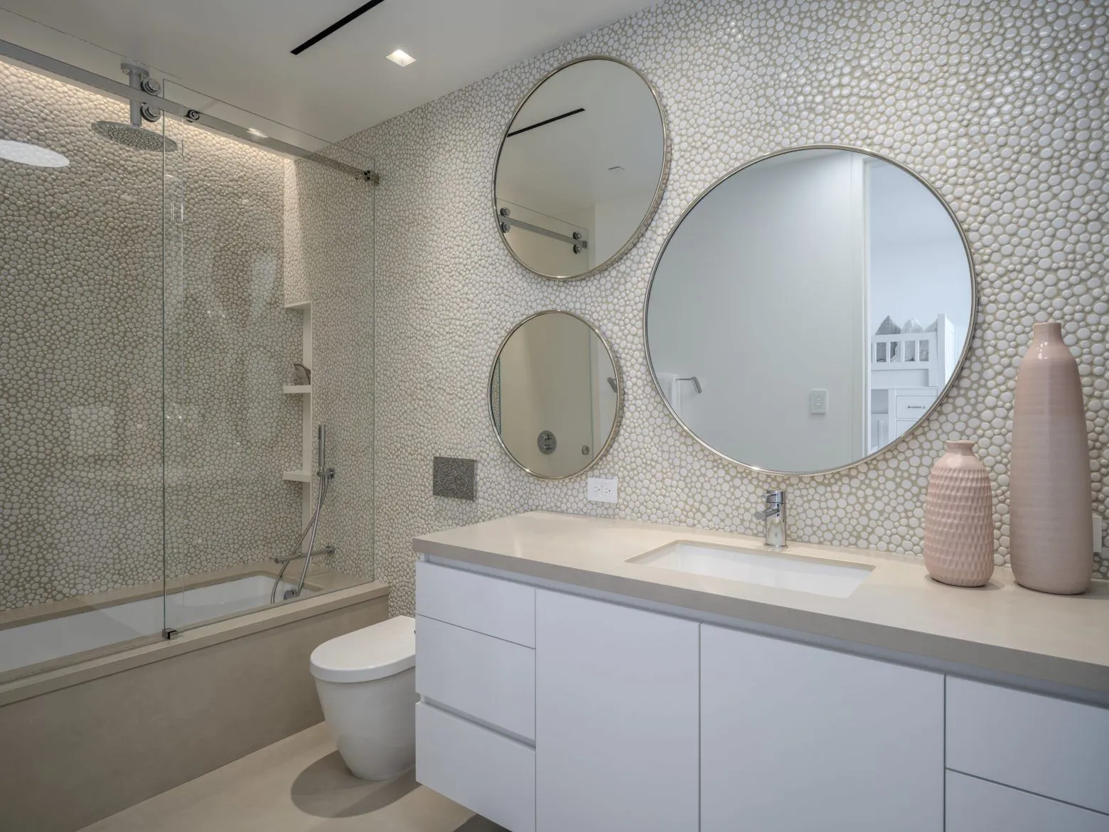 Modern Luxury Bathroom With White And Tan Tones and Sea Side Elements