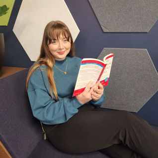 Entrepreneur's Bookshelf: Monthly Must-Read Books for Business Success