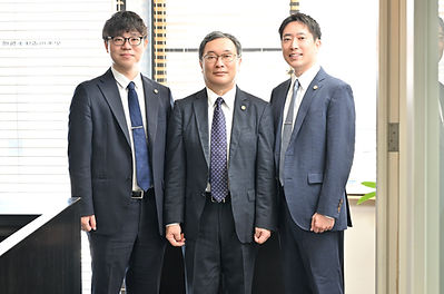 小早川法律事務所の3人の弁護士