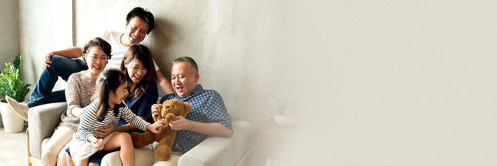 楽しそうな三世帯家族