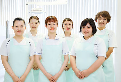 女性スタッフ