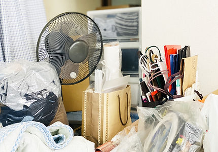 散らかった部屋