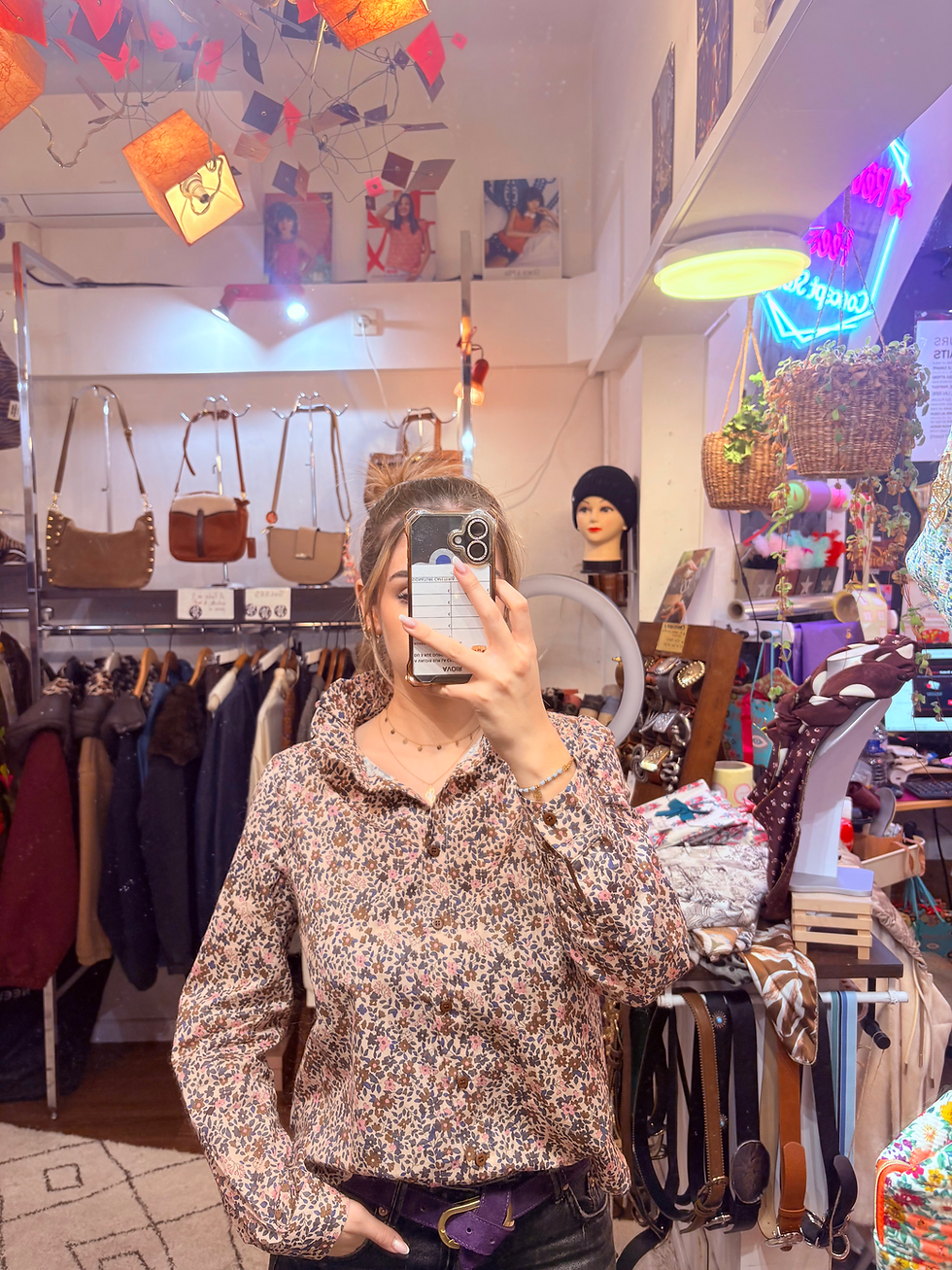 Blouse fleurie avec chouchou assorti