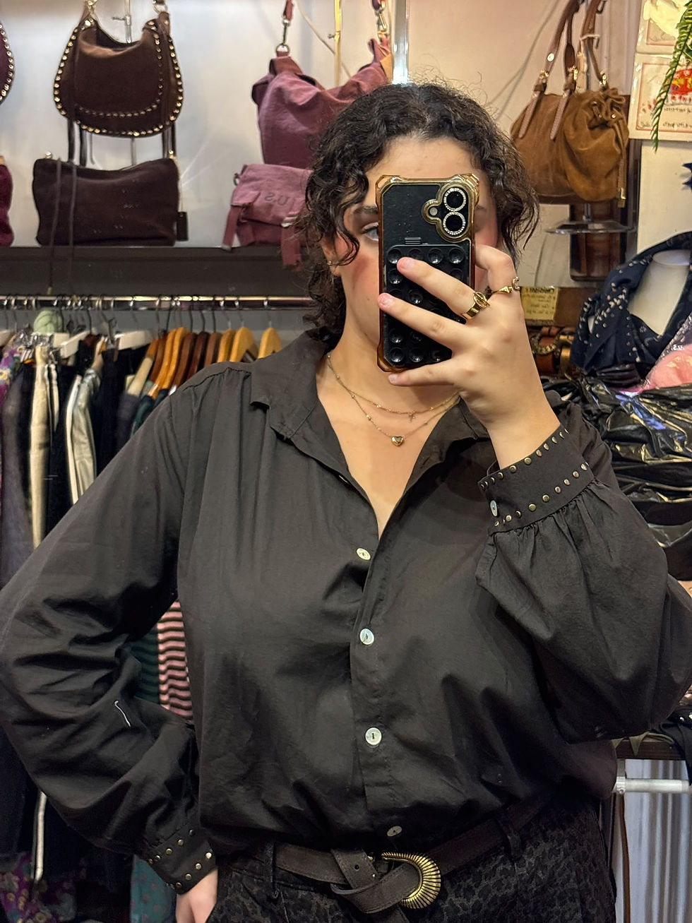 Chemise clous d'or