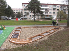 VIDEO Na bosonohý chodník vyzbierali najviac šišiek a gaštanov na Levočskej