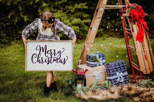 christmas tree alternative for christmas mini photo shoot in central indiana includes classic car