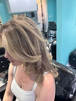 Lived‑in blonde with shadow root