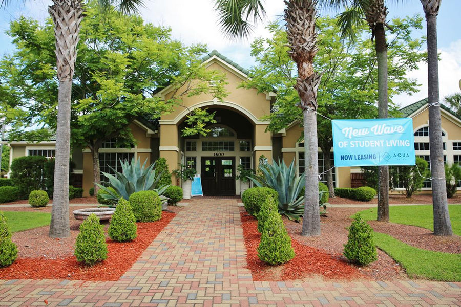 AQUA PALMS Exterior Front View