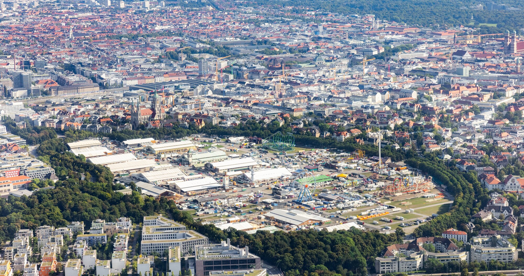 München Innenstadt mit Theresienwiese aus der Luft – HELIGOLF