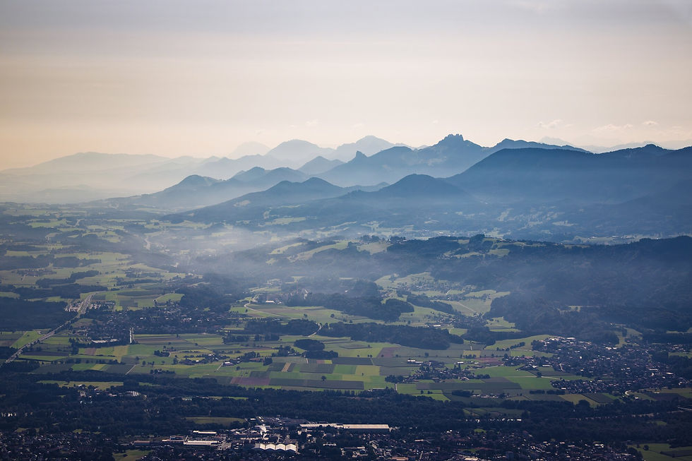 Alpenvorland und Berge aus der Luft – Landschaft südlich des Ammersees