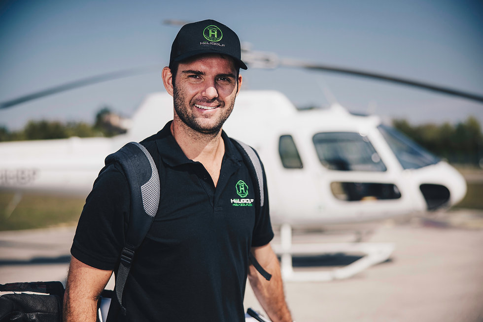Chris vor Heli 5.jpeg