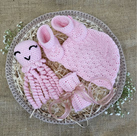 baby hamper, baby clothes, baby accessories, baby girl, baby boy, hand made, crochet