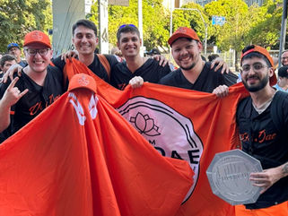 Em meio a rumores de favorecimento, desabafos explosivos e ameaças de aposentadoria, o Vai Dae surge como o único time estável, assumindo a liderança isolada do campeonato.