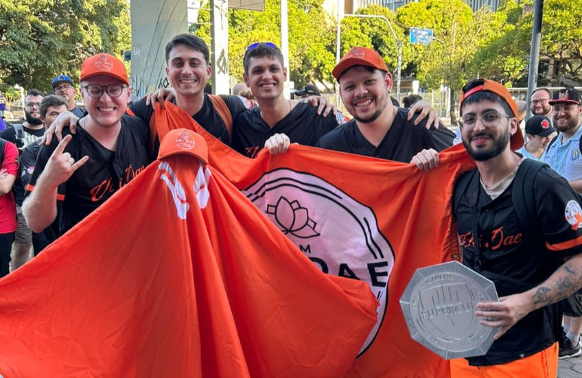 Em meio a rumores de favorecimento, desabafos explosivos e ameaças de aposentadoria, o Vai Dae surge como o único time estável, assumindo a liderança isolada do campeonato.