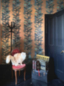 Acanthus Column mini     from £58 per m²