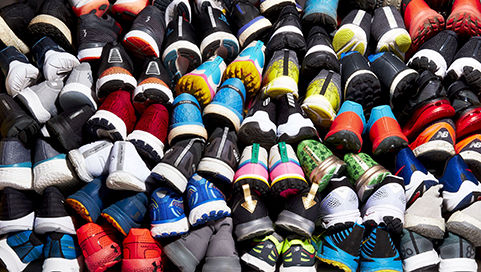 SNEAKER GIVEAWAY