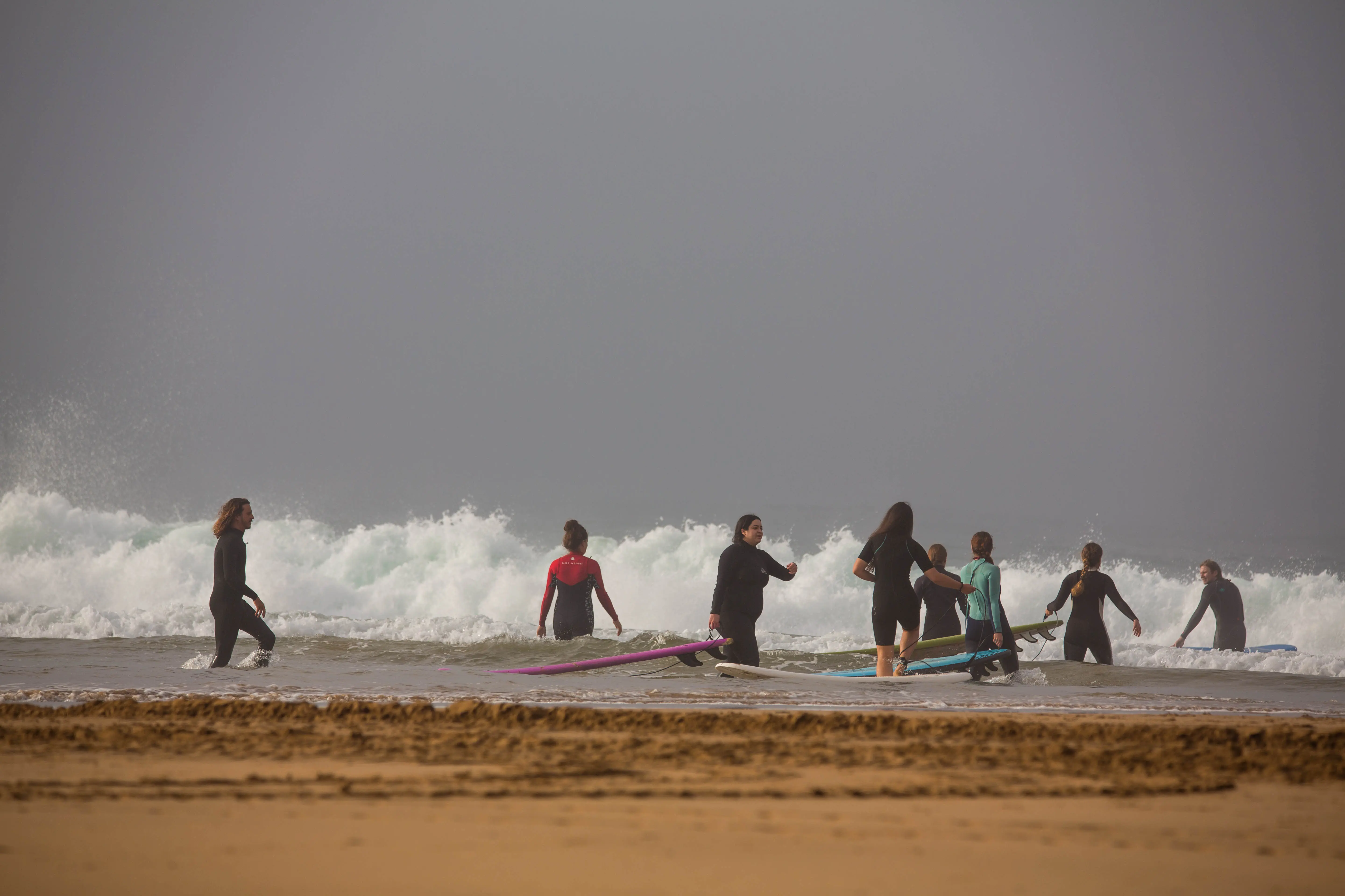 Session de surf pour adultes en petit groupe au Maroc