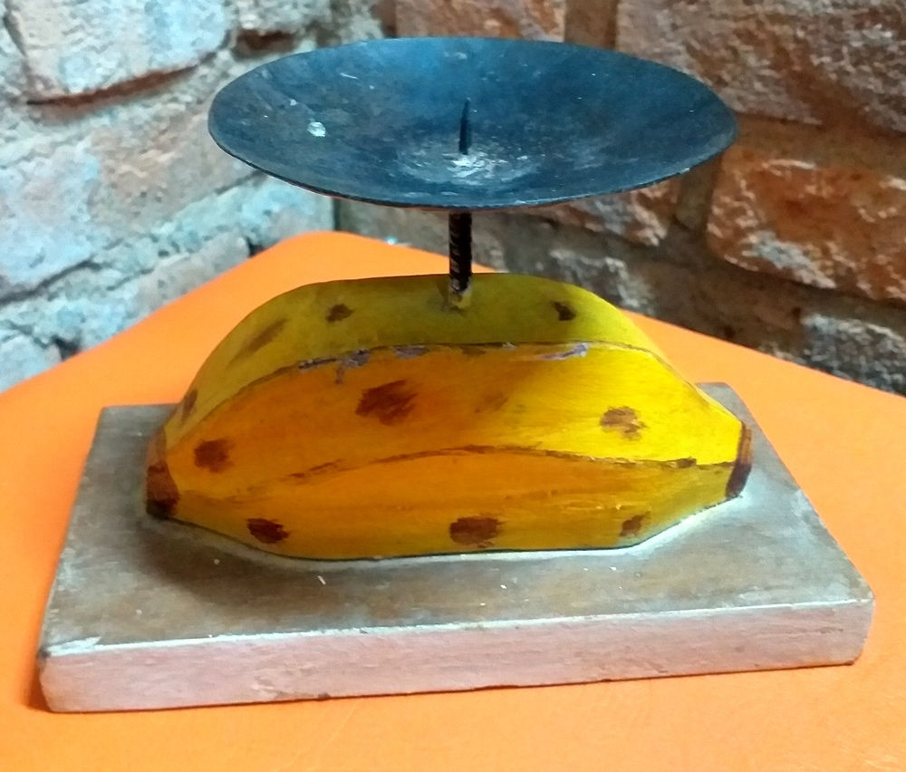 Castiçal Banana Oficina de Agosto