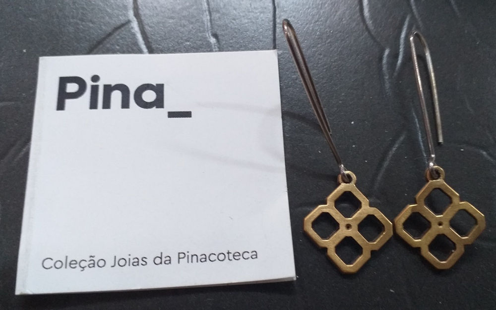 Brinco Mel Bronze - Coleção Joias da Pinacoteca