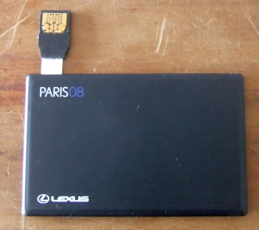 Pen Drive Cartão Lexus - Salão Internacional do Automóvel Paris 2008