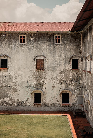 Patio interior del Exconvento de San José de Gracia en Orizaba, Veracruz, de la crónica El edificio cambia de escala.