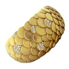 Dragon Skin yellow gold & diamonds cuff bracelet