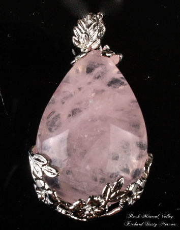 Miniature : Pendentif goutte Quartz Rose cerclage fleures