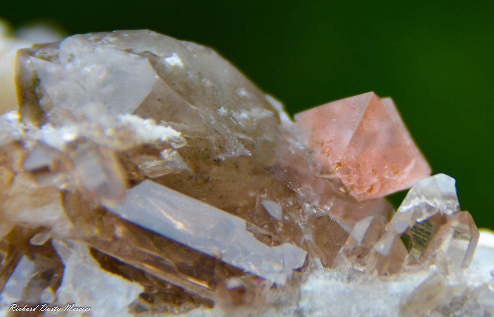 Miniature : Fluorite rose Quartz Fumé du Mont Blanc, FR
