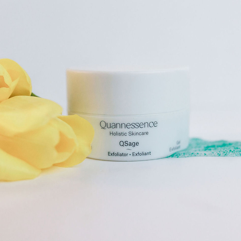 Miniature : QSage Exfoliating Gel/ Gel Exfoliant esthétique brigitte lacroix, quannessence, fond avec feuille