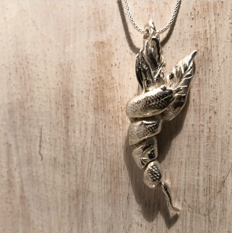 *Colgante* SERPIENTE DE PLATA ONE