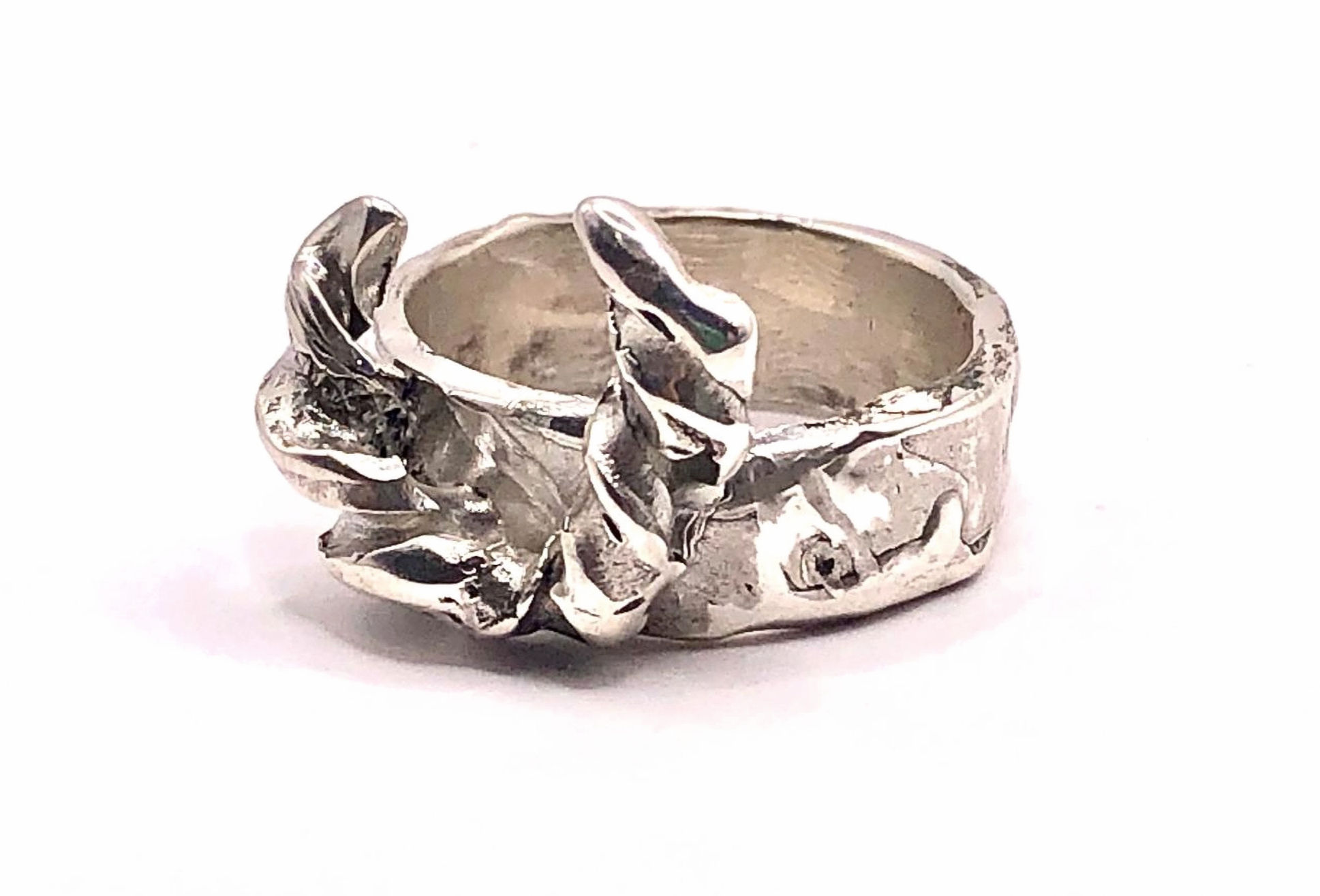 *Anillo* Chimeneas de Gaudi N.1