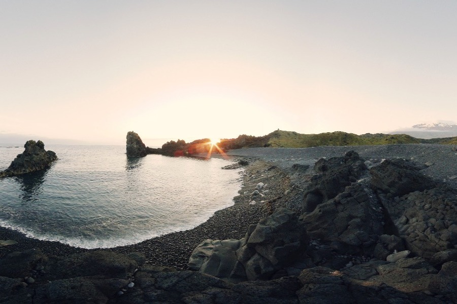 Meditate with Flow in Icelandic nature