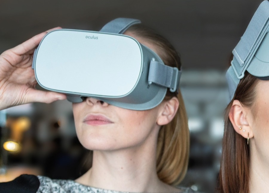 Travel to Iceland in virtual reality and meditate in nature