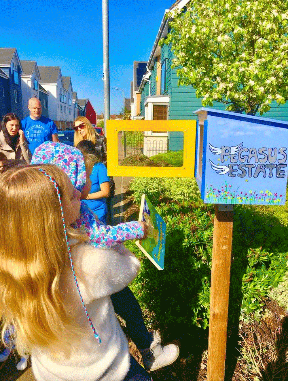 FREE-LITTLE-LIBRARY-01.gif