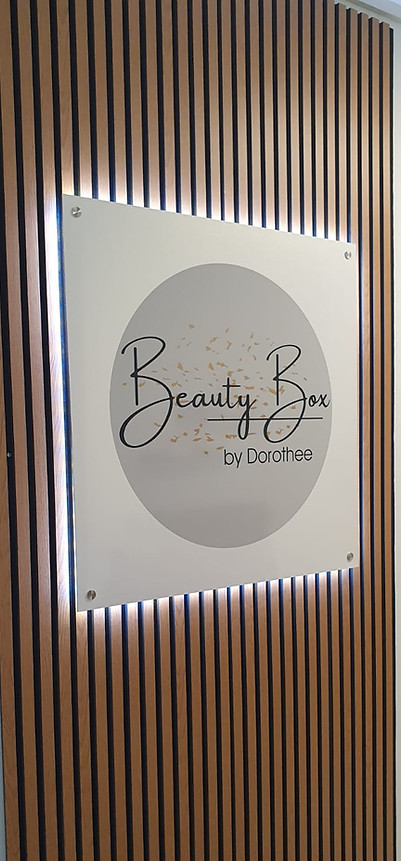 Beauty Box by Dorothee Gromotka • Beauty & Health Kosmetikstudio in Peißenberg Gesichtsbehandlung Maniküre Lymphmassagen