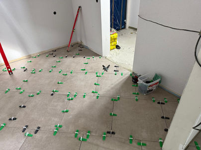 Bodenfliesen mit Fugenkreuzen