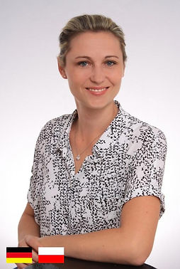 Lächelnde Frau, blumige Bluse, Zuhause Leben & Pflegen Unna