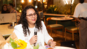 Quanto mais conectados, mais distantes? Iana Aguiar revela os desafios da comunicação no ambiente digital