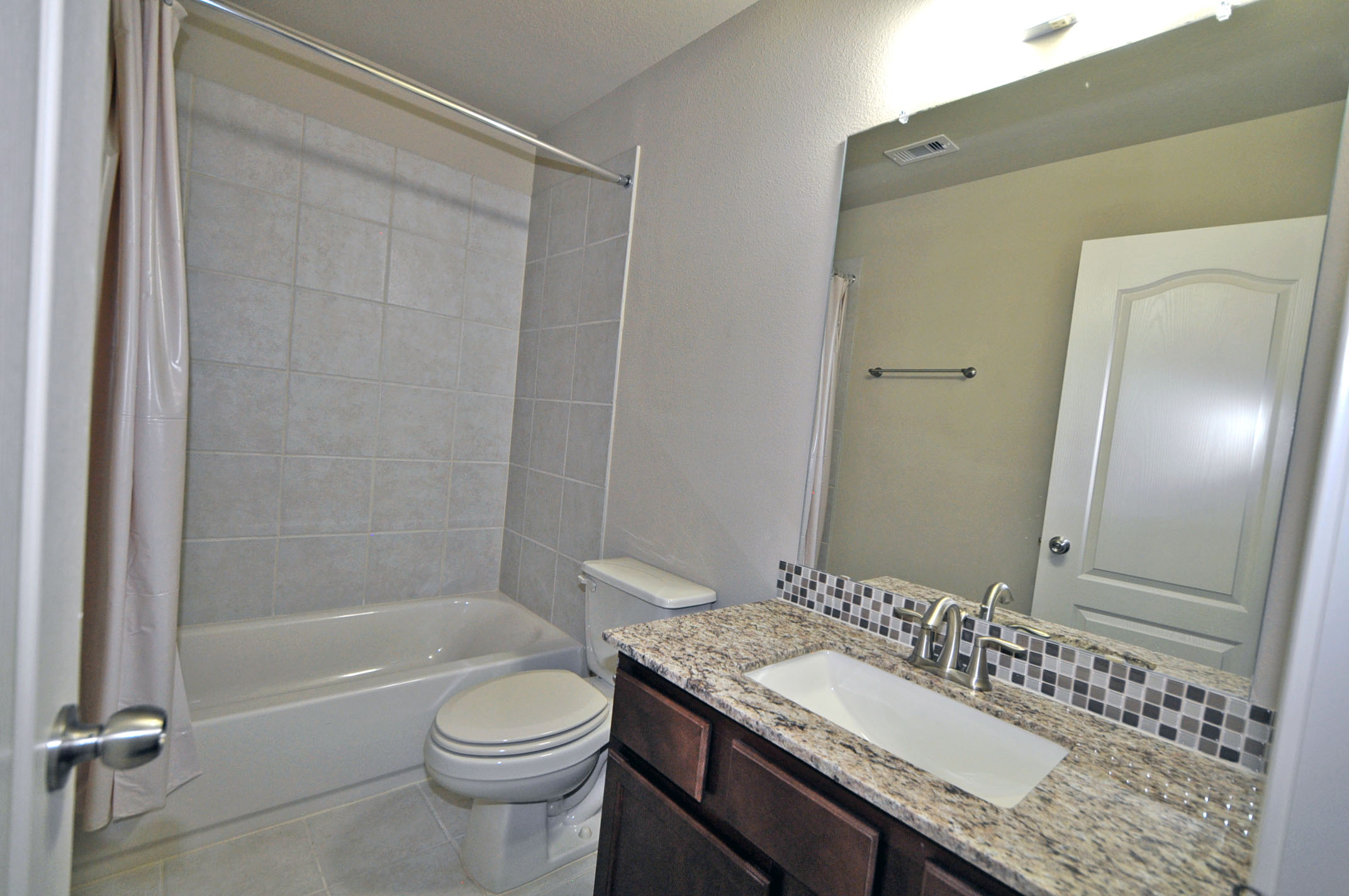 Guest's Bath