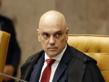 Colocar instituições em xeque é modus operandi do bolsonarismo, diz cientista política sobre impeachment de Moraes