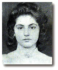 aída_ultima_foto_para_o_site_com_sombra.