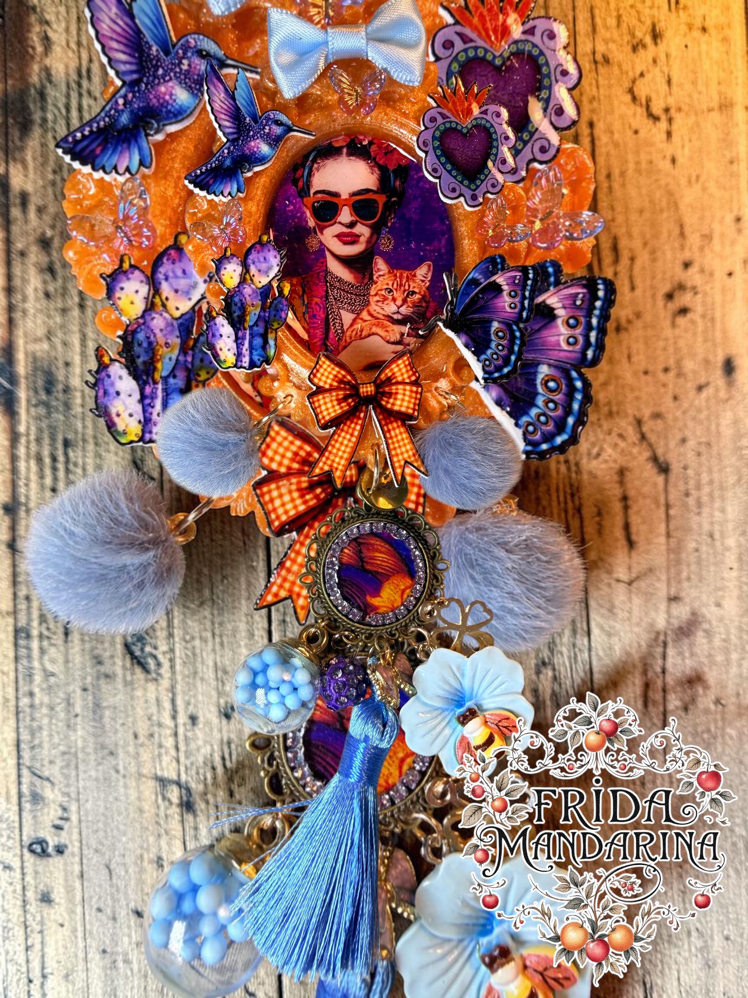 2P Lavallière + Broche 🌺 Frida Mandarina — L’éclat d’une âme libre