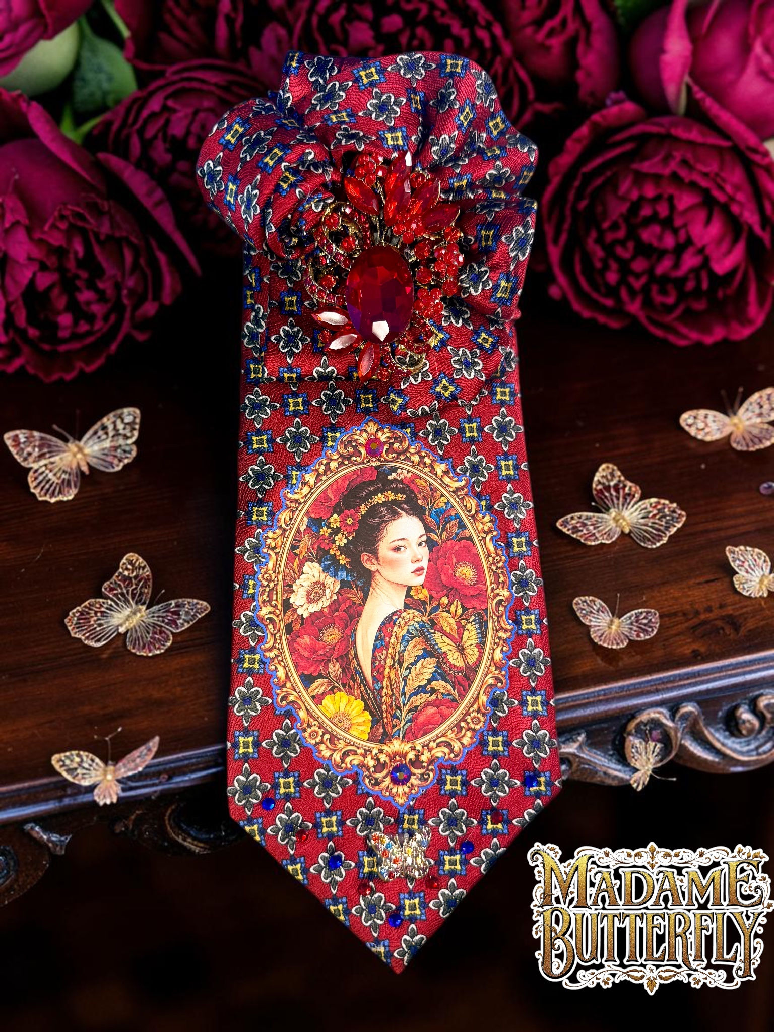 🦋 MADAME BUTTERFLY — La lavallière en soie qui raconte une histoire