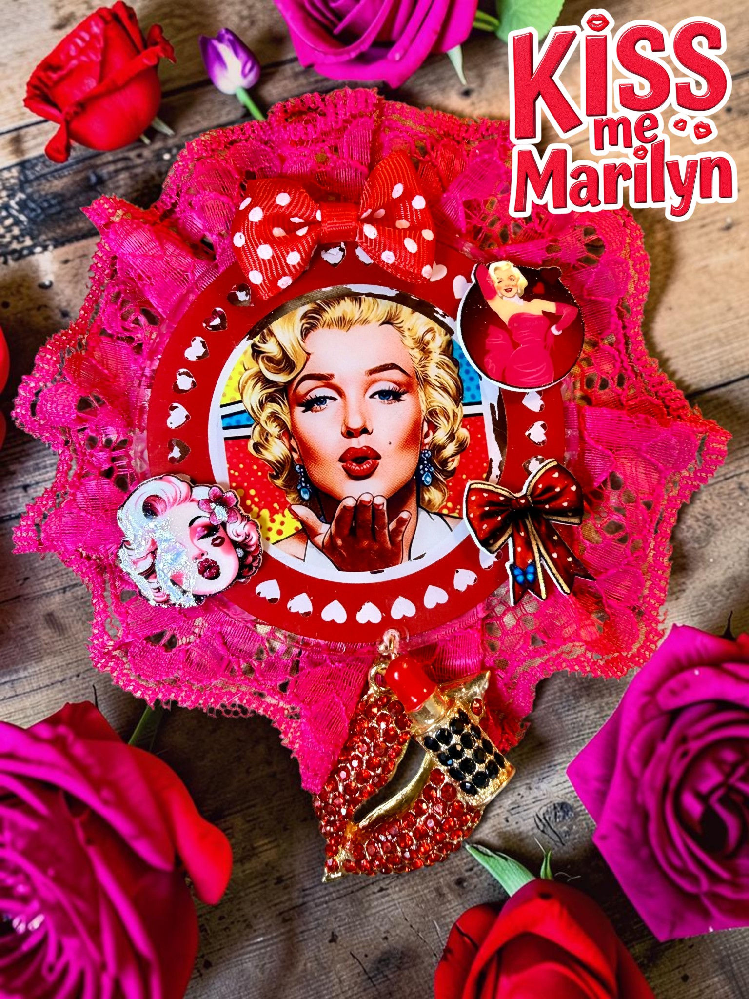 💋✨ Broche « Kiss Me Marilyn » – Création Artisanale en Acrylique ✨💋
