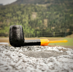 Tabakpfeife handgefertigt sandgestrahlt mit gelbem Mundstück (ruetzpipes, Pfeifenbauer Tirol)