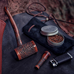Poker Pfeife mit langem Holzmundstück (Acrylbiss), rustiziert. (handgefertigt, ruetzpipes, Tirol, Österreich)