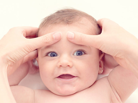 Mamine ruke mogu i da leče, tvrde lekari